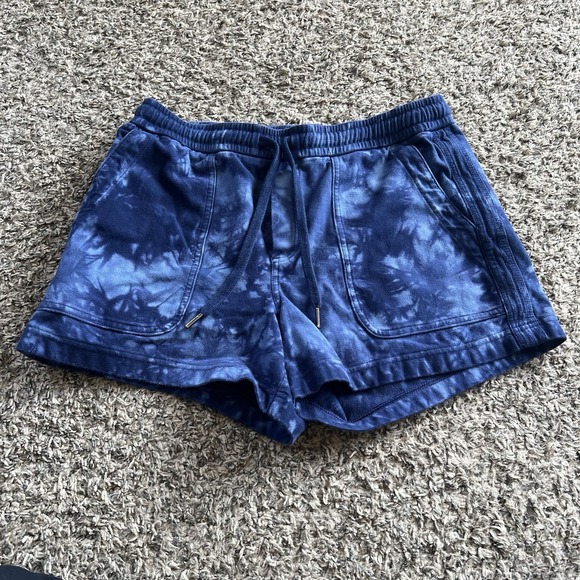Athleta Farallon Shorts Crystal Blue Tie Dye Size Medium - Picture 1 of 6